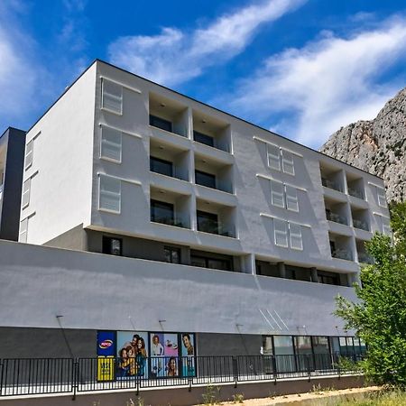 Rivus Apartments أوميس المظهر الخارجي الصورة