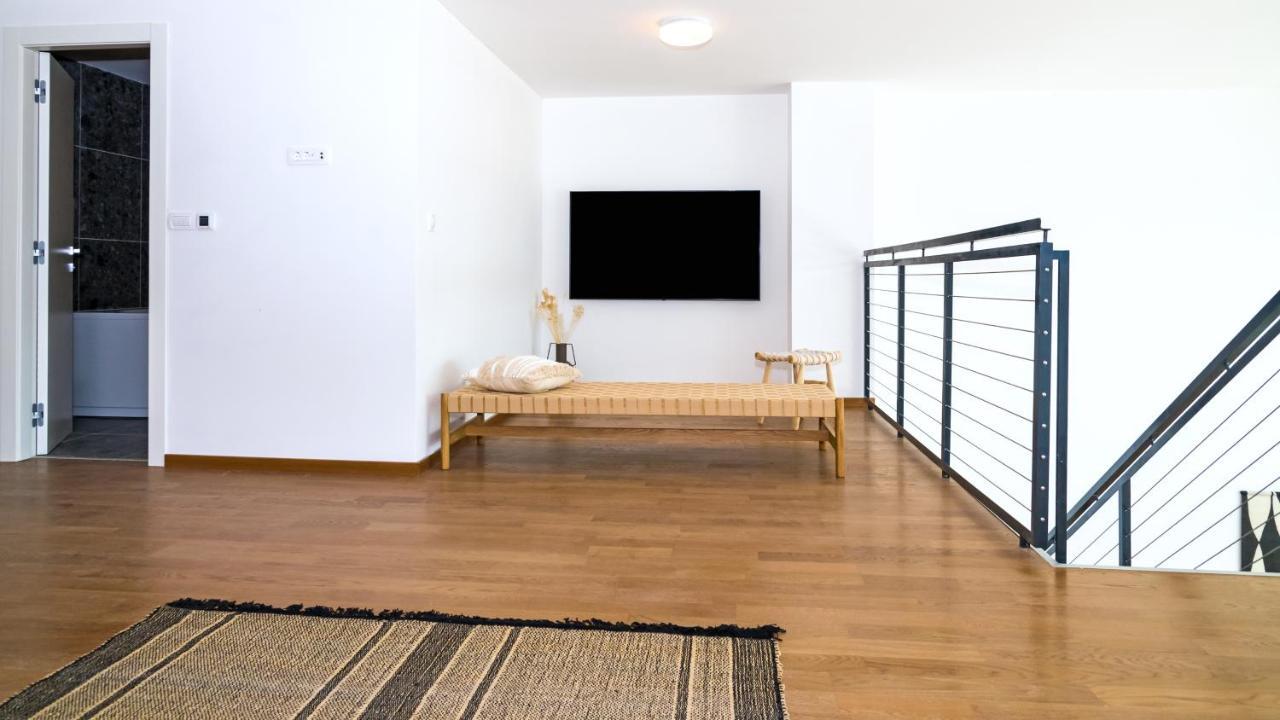 Rivus Apartments أوميس المظهر الخارجي الصورة