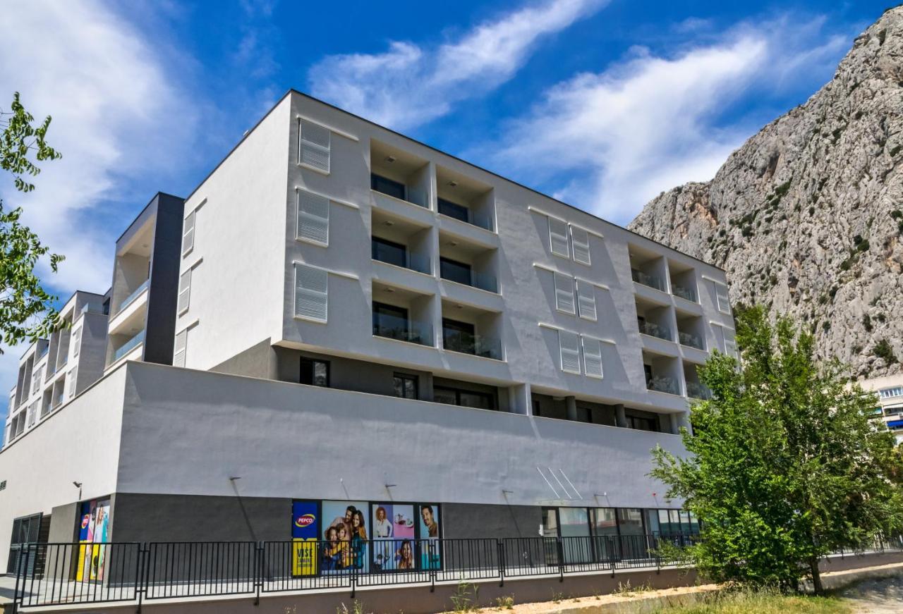 Rivus Apartments أوميس المظهر الخارجي الصورة
